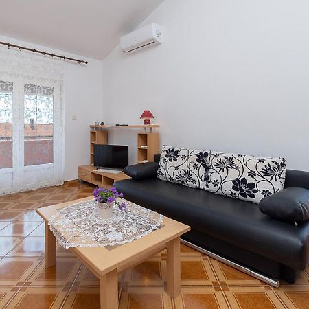 Lovely Apartment In Betiga With Wifi Barbariga Exterior foto