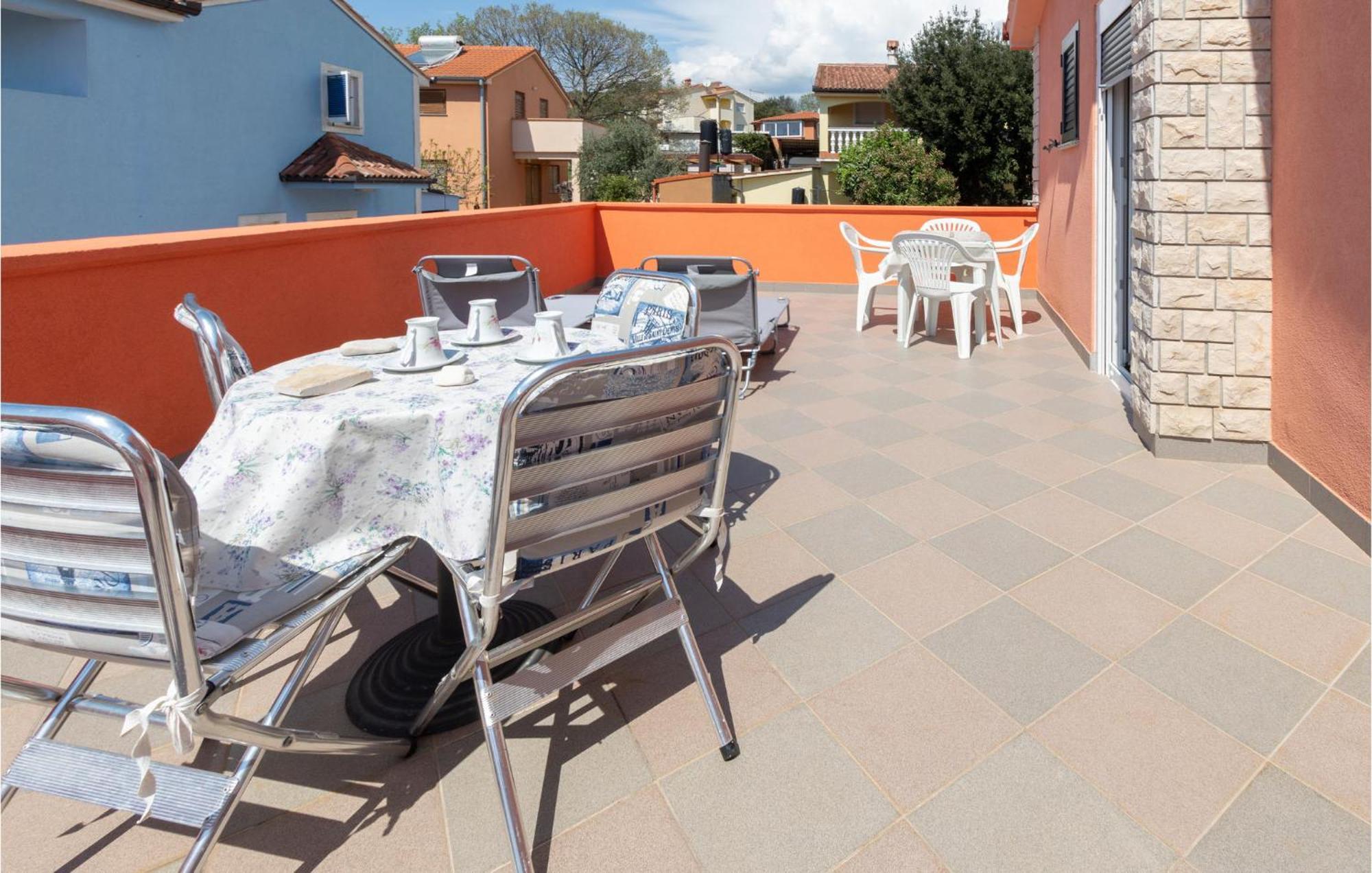 Lovely Apartment In Betiga With Wifi Barbariga Exterior foto